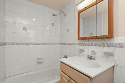 72 Douglas Pl, Mount Vernon NY 10552-1103 exterior