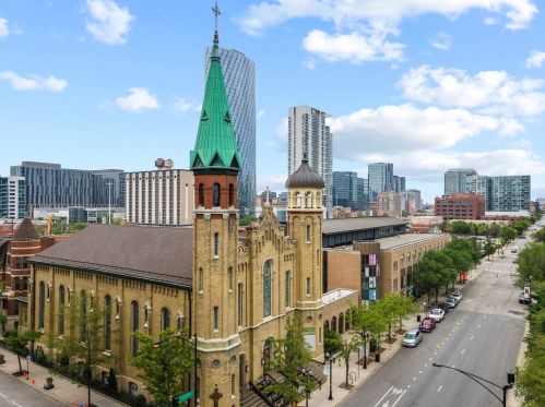 625 Jackson Blvd, Chicago IL 60661-5606 exterior