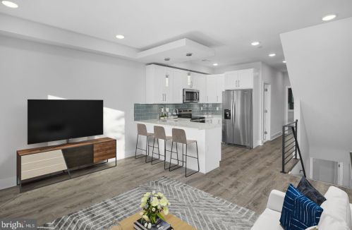 1302 Marshall St, Philadelphia PA  19122-4315 exterior