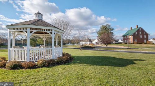 36 Bear Meade Dr, Trenton NJ 08691-3360 exterior