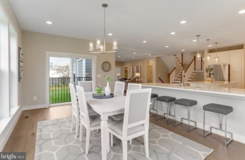 920 Darton Dr, Alexandria VA 22308-2021 exterior