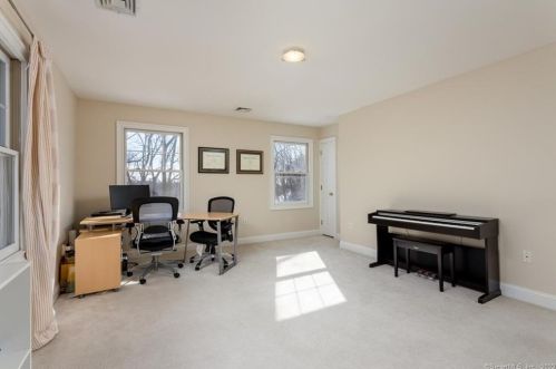 7 Blue Mtn Rdg, Norwalk CT 06851-2901 exterior