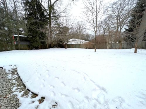 135 Grn Crk Rd, Meskegon MI 49445-2250 exterior