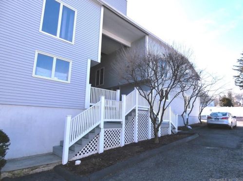 115 Flax Hill Rd, Norwalk CT 06854-2875 exterior