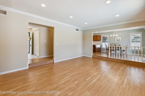 502 Brunswick Dr, Dewitt MI 48820-9189 exterior