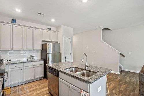 4945 Lower Elm St, Atlanta GA 30349-1677 exterior