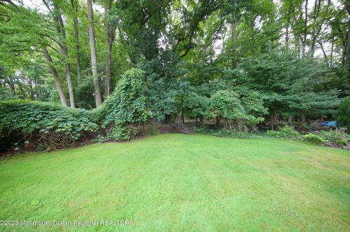 65 Little Silver Pkwy, Little Silver NJ 07739-1118 exterior