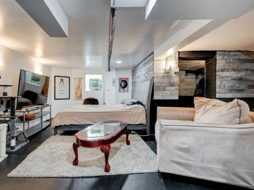 4545 Austin Ave, Chicago IL  60630-3115 exterior