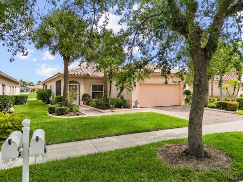 324 Breezy Point Loop, Fort Pierce FL  34986-2669 exterior