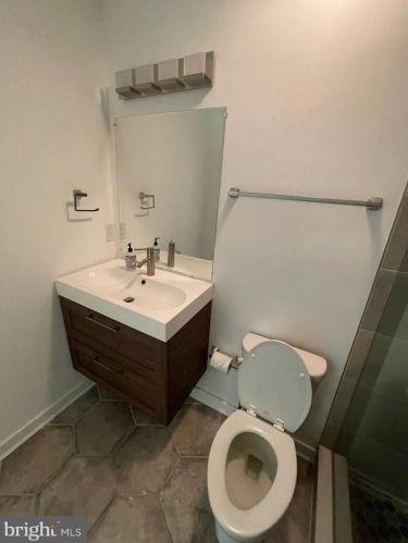 924 15 St, Philadelphia PA 19146-2141 exterior