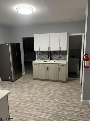 18 Fairview Ave, Paterson, NJ 07506-3014