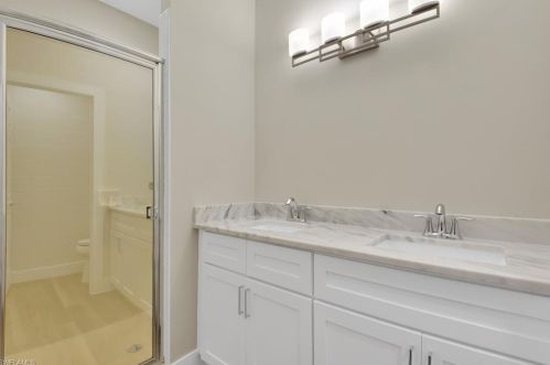 7864 Gardner Dr, Naples FL 34109-0607 exterior