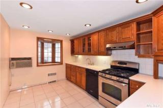 6848 Manse St, Flushing NY  11375-5735 exterior