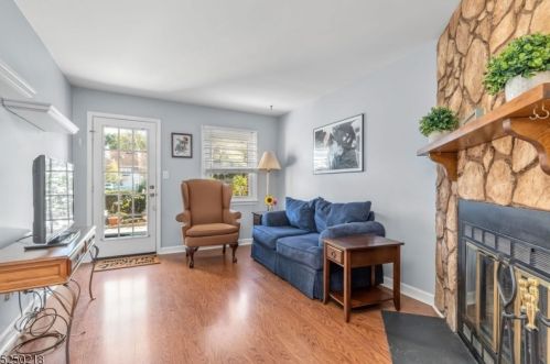 25 Wareham Ct, Scotch Plains NJ 07076-3138 exterior