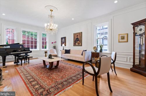 326 21 St, Philadelphia PA 19130-3237 exterior