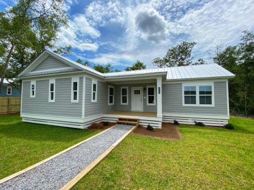 255 Renoir Rd, Defuniak Springs, FL 32433-6789