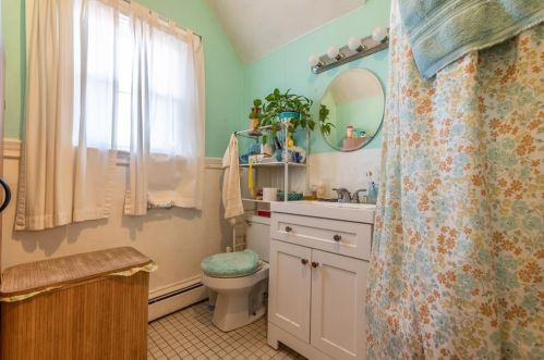 202 Ontario St, Providence RI 02907-1713 exterior