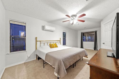 8408 Dixon Dr, Austin TX 78745-7515 exterior