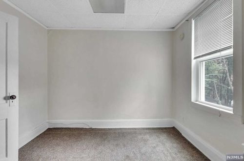 12 Bender Pl, Cliffside Park NJ 07010-1202 exterior