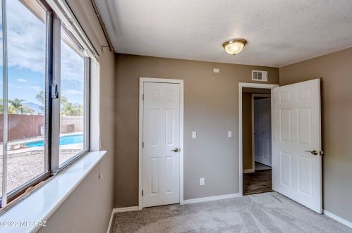 241 Bonanza Ave, Tucson AZ 85748-1901 exterior