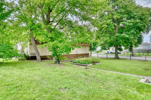 136 1 St, Milwaukee WI 53207-0014 exterior