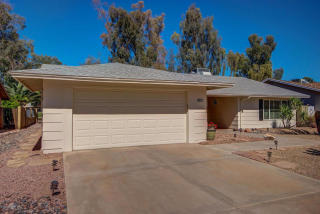 11622 Half Moon Dr, Phoenix AZ  85044-2209 exterior