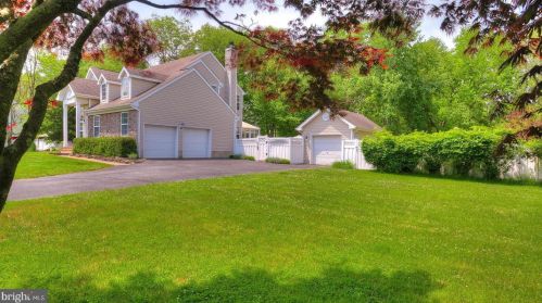 344 Freehold Rd, Jackson Twp NJ 08527-4632 exterior