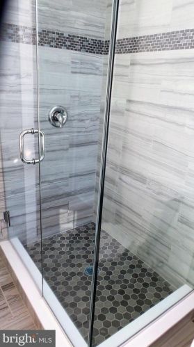 1640 Jackson St, Philadelphia PA 19145-2427 exterior