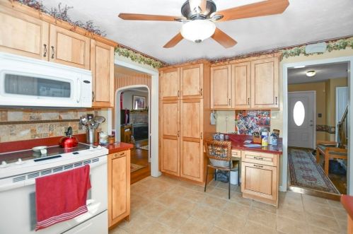 162 June St, Worcester MA 01602-3249 exterior