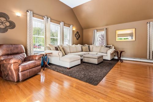 22 Greenleaf Dr, Seabrook NH 03874-4045 exterior