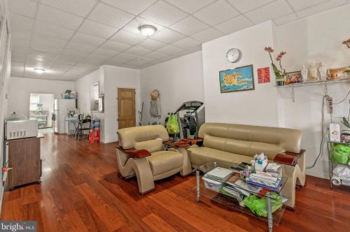 2129 64th St, Philadelphia, PA 19142-2026