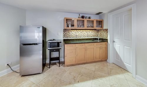 2047 Honore St, Chicago IL  60614-3910 exterior