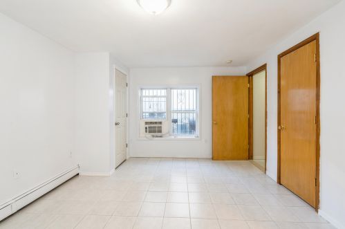 316 St, Union City NJ 07087-1622 exterior