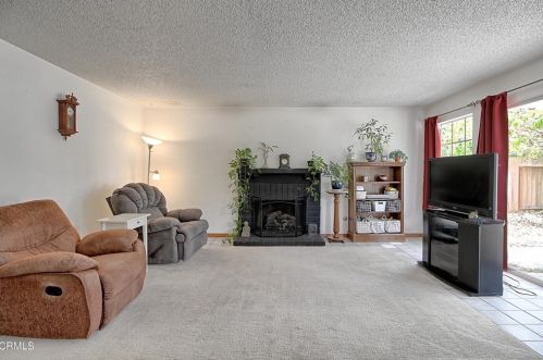 1111 Rivas Ln, Oxnard CA 93035-2748 exterior