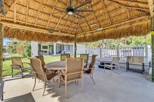 1842 21 St, Naples FL 34120-1801 exterior