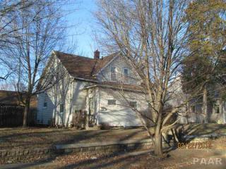 1207 Catherine St, Pekin, IL 61554-3631