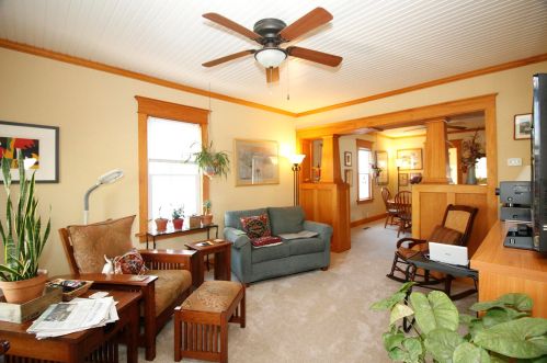 2563 Gordon Pl, Milwaukee, WI 53212-3018