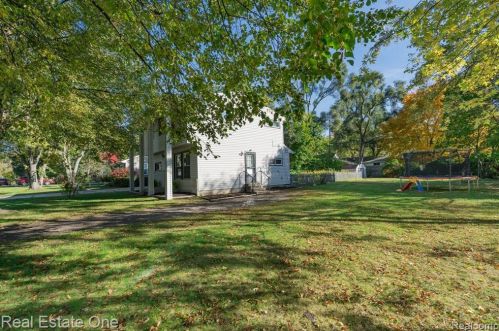 2475 Culbertson Ave, Rochester MI 48307-4610 exterior