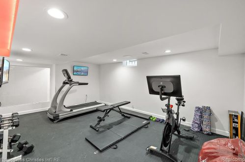 1174 Lakeside Dr, Bham MI 48009-1381 exterior