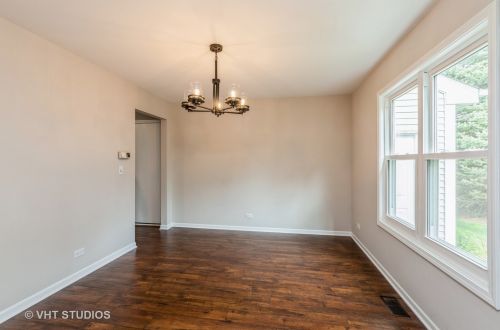 1040 Stone Crk Cir, Bull Valley IL 60014-1937 exterior