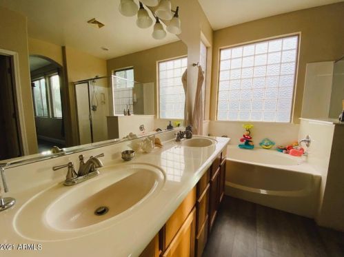 1843 Dunbar Dr, Phoenix AZ 85041-6350 exterior