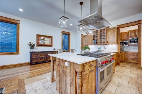 2732 Marshfield Ave, Chicago IL 60614-1016 exterior