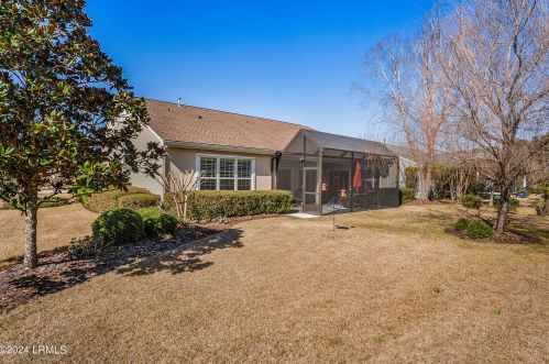 18 Wandering Daisy Dr, Bluffton SC 29909-6166 exterior