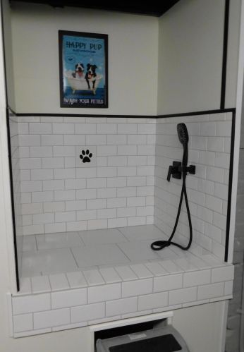 2575 Graham St, Milwaukee WI  53207-1609 exterior