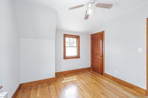 6 Summer St, Enfield CT 06082-2951 exterior