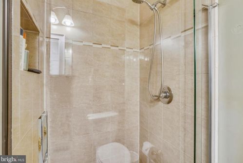 10 Grovepoint Ct, Rockville MD 20854-5505 exterior