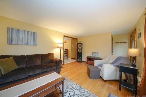 35 Plainfield St, Enfield CT 06082-5814 exterior