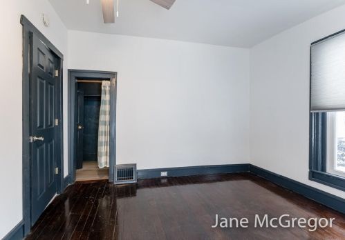 709 Apple Ave, Meskegon MI 49442-3648 exterior