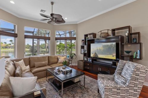 8935 Shenendoah Cir, Naples FL 34113-1661 exterior