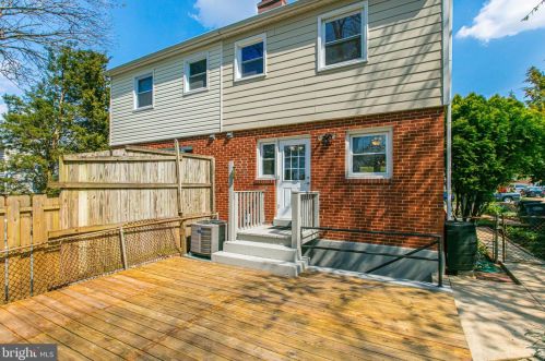 6918 Westhampton Dr, Alexandria VA 22307-1528 exterior